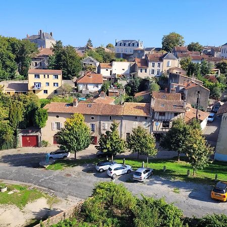 Hotel Lekker Slaap Parthenay Exterior foto